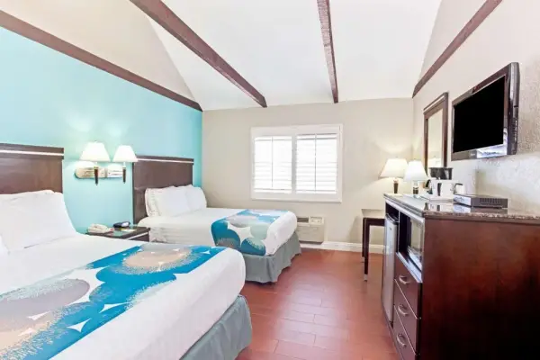 Cabana Inn & Suites 5