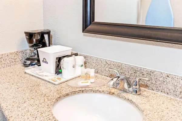 Cabana Inn & Suites 7